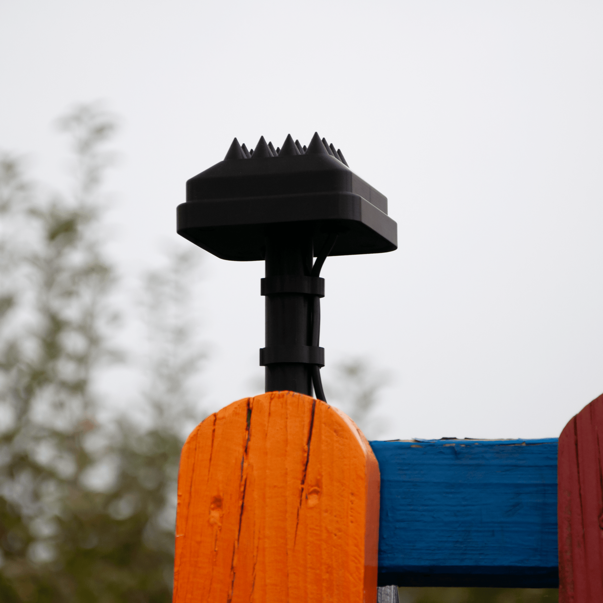 Vertikale Wandhalterung für RTK - Antenne – Segway Navimow i - Serie - Exact Designs